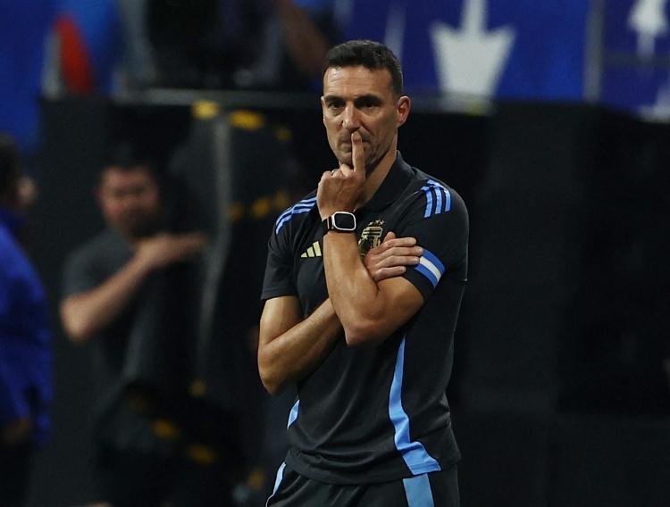 奥莱报：斯卡洛尼考察超50名球员，上届世界杯15名球员会再度入选