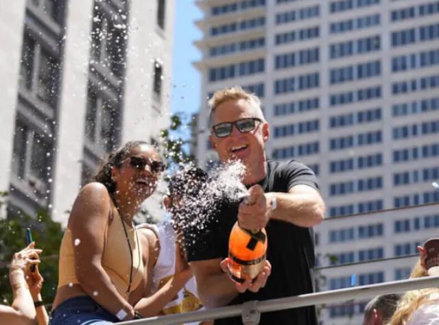 开云官网-科尔坚信勇士明年会更强 无意离开主教练岗位