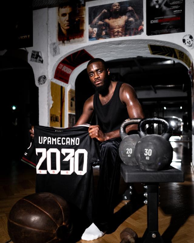 开云体育下载-顶级薪资留住顶级中卫，于帕续约印证拜仁霸主地位